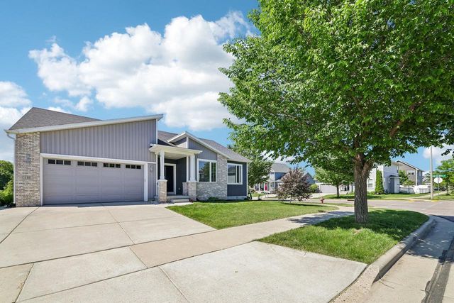 116 Crooked Tree Circle, Deforest, WI 53532