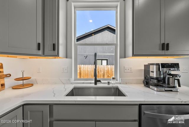 1160 E Mountain Peak Loop, Palmer, AK 99645