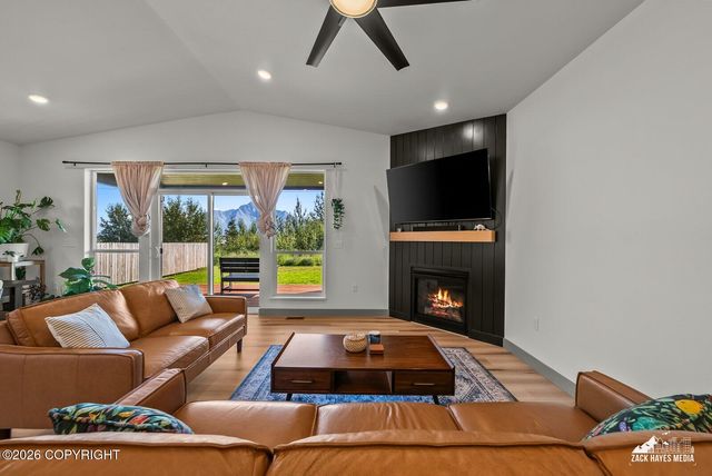1160 E Mountain Peak Loop, Palmer, AK 99645