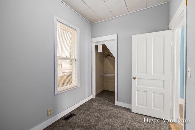 943 PROSPECT Avenue NE, Grand Rapids, MI 49503