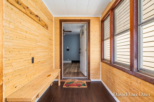 943 PROSPECT Avenue NE, Grand Rapids, MI 49503