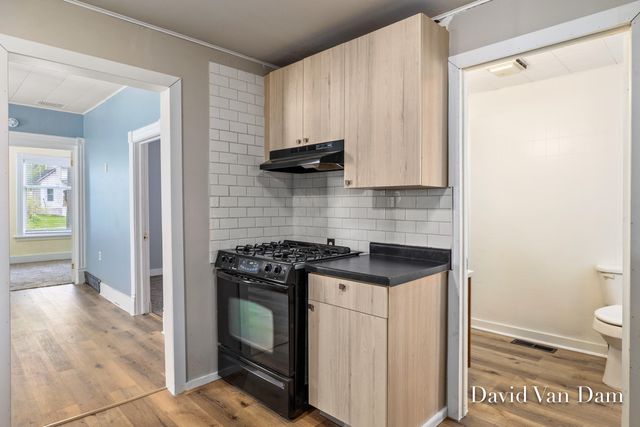 943 PROSPECT Avenue NE, Grand Rapids, MI 49503
