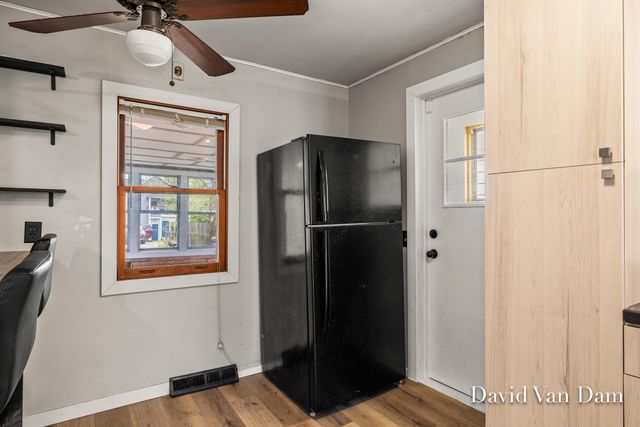 943 PROSPECT Avenue NE, Grand Rapids, MI 49503