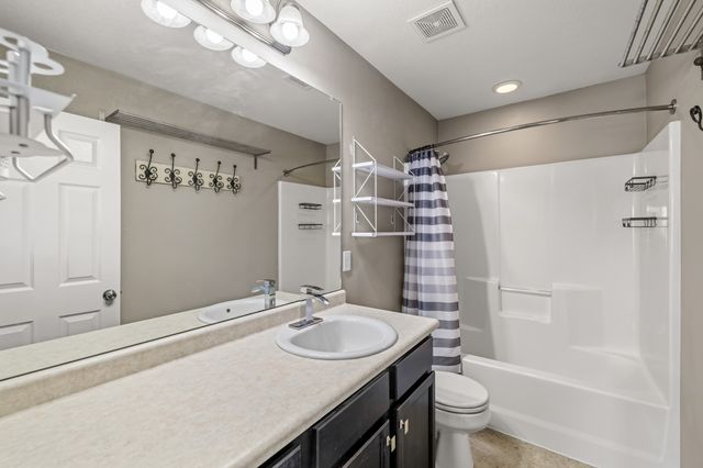 10324 Stonebridge Drive, Johnston, IA 50131