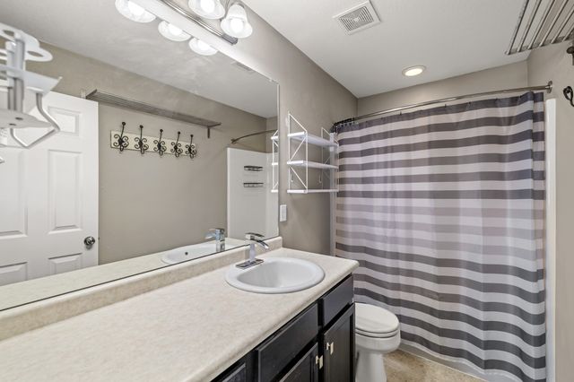 10324 Stonebridge Drive, Johnston, IA 50131