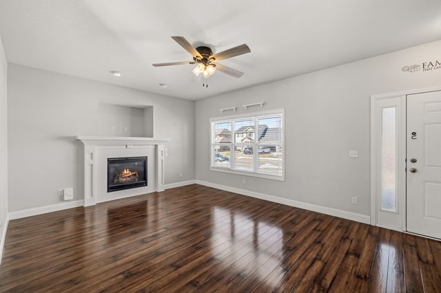 10324 Stonebridge Drive, Johnston, IA 50131