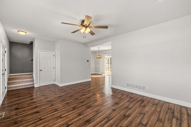 10324 Stonebridge Drive, Johnston, IA 50131