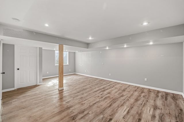 10324 Stonebridge Drive, Johnston, IA 50131