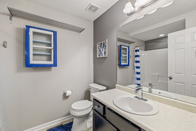 10324 Stonebridge Drive, Johnston, IA 50131