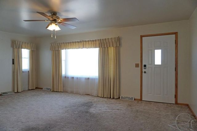 2075 Quail Avenue, Charles City, IA 50616