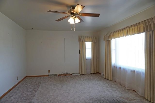 2075 Quail Avenue, Charles City, IA 50616