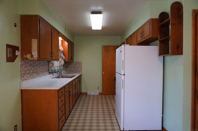 2075 Quail Avenue, Charles City, IA 50616