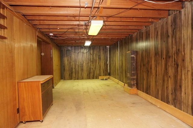 2075 Quail Avenue, Charles City, IA 50616