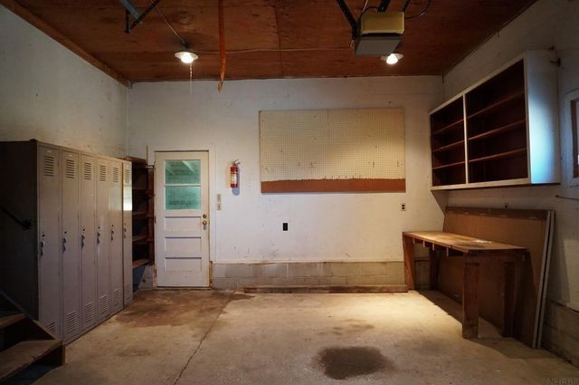 2075 Quail Avenue, Charles City, IA 50616