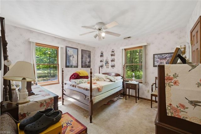 645 Ravenwoods DR, Chesapeake, VA 23322