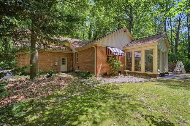 645 Ravenwoods DR, Chesapeake, VA 23322