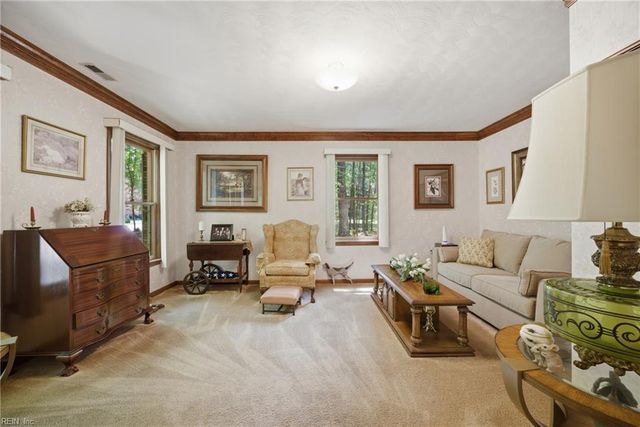 645 Ravenwoods DR, Chesapeake, VA 23322