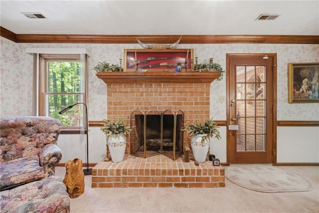 645 Ravenwoods DR, Chesapeake, VA 23322