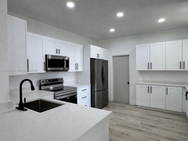 2050 Madeira Drive, Weston, FL 33327