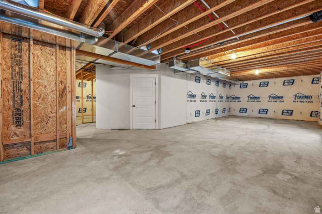 Image 41 of property listing at 13336 S CARMEN OAK DR, Herriman, UT 84096