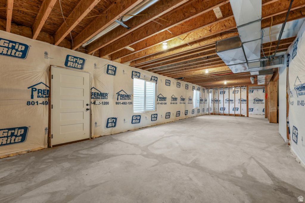 Image 42 of property listing at 13336 S CARMEN OAK DR, Herriman, UT 84096