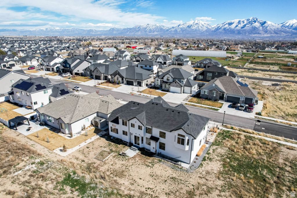 Image 46 of property listing at 13336 S CARMEN OAK DR, Herriman, UT 84096