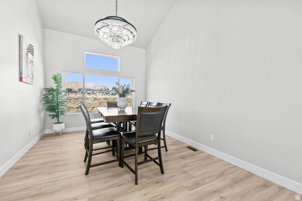 Image 7 of property listing at 13336 S CARMEN OAK DR, Herriman, UT 84096