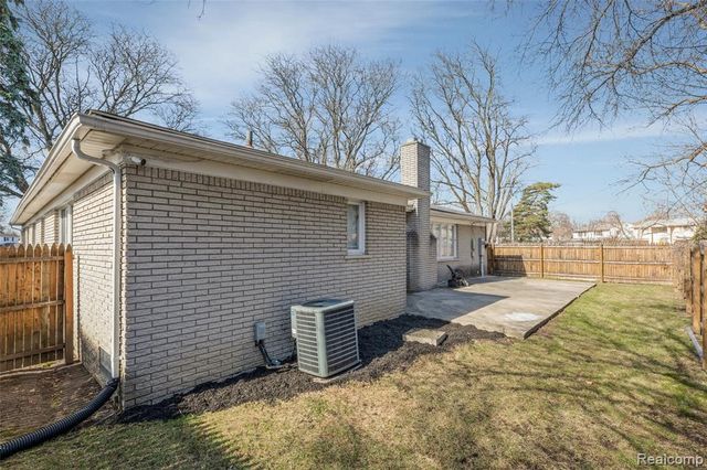 25538 Parsons Drive, Southfield, MI 48075