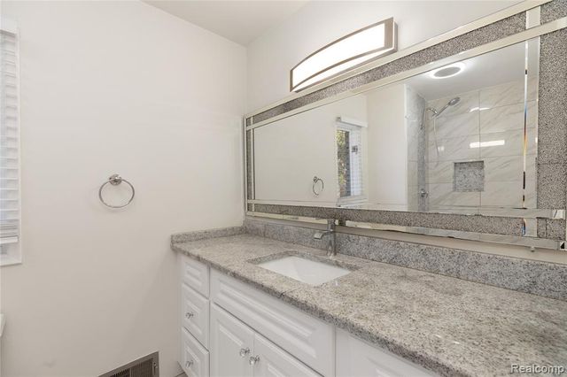 25538 Parsons Drive, Southfield, MI 48075