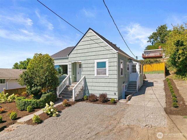 3022 S Holden Street, Seattle, WA 98108