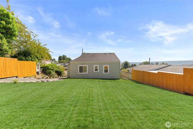 3022 S Holden Street, Seattle, WA 98108