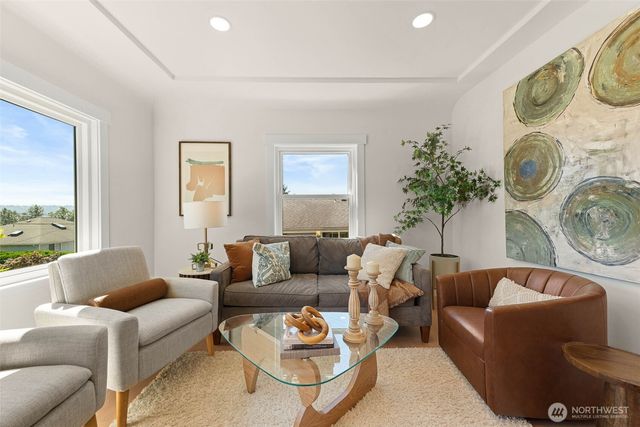 3022 S Holden Street, Seattle, WA 98108