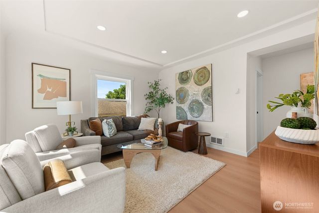 3022 S Holden Street, Seattle, WA 98108