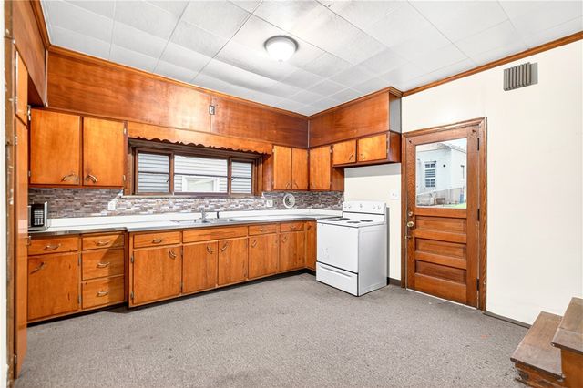 621 Stone Street, City Of Greensburg, PA 15601