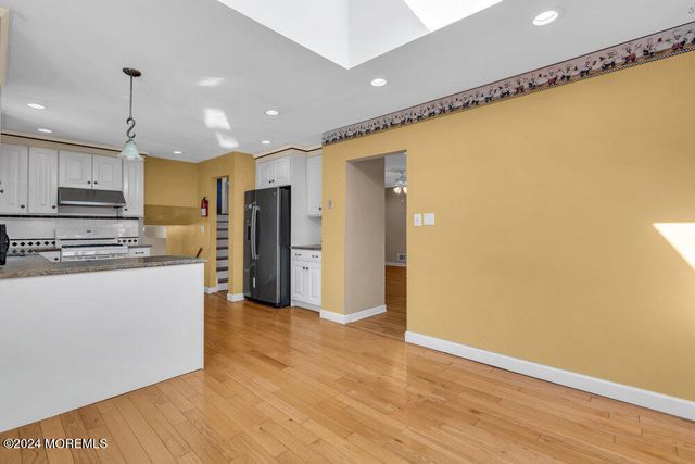 691 Sussex Court, Toms River, NJ 08753