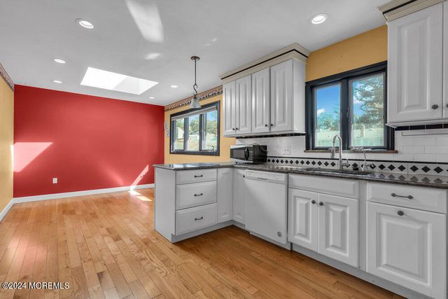 691 Sussex Court, Toms River, NJ 08753