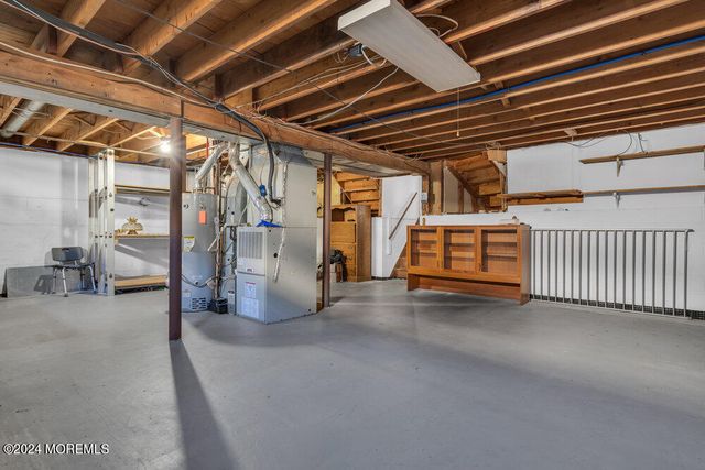 691 Sussex Court, Toms River, NJ 08753