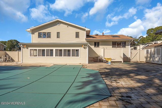 691 Sussex Court, Toms River, NJ 08753