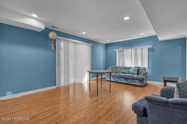 691 Sussex Court, Toms River, NJ 08753