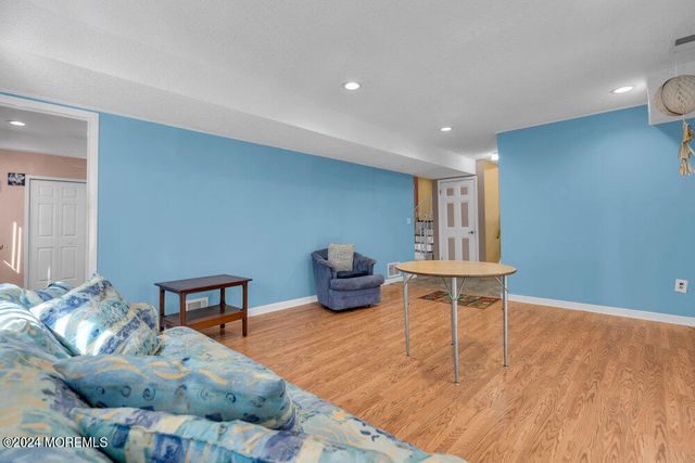 691 Sussex Court, Toms River, NJ 08753