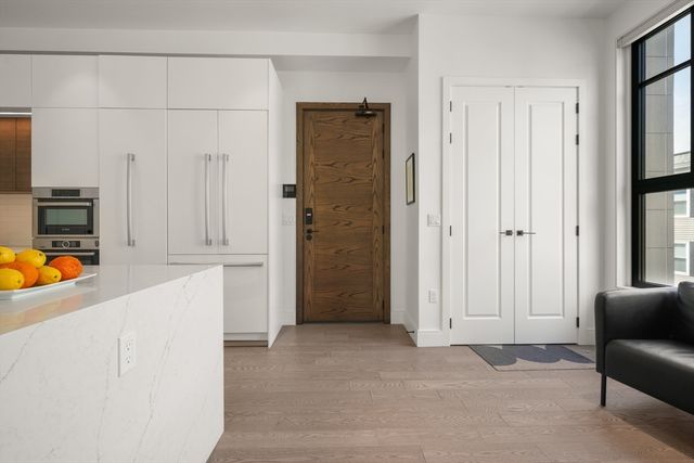 8 Leverett St 3, Brookline, MA 02445