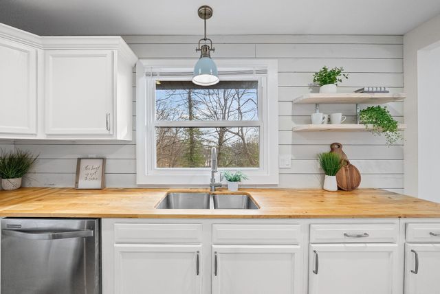 509 Rosewood Dr, Clarksville, TN 37043