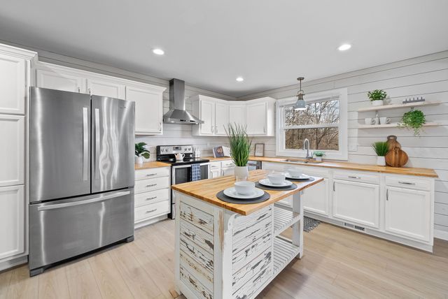 509 Rosewood Dr, Clarksville, TN 37043