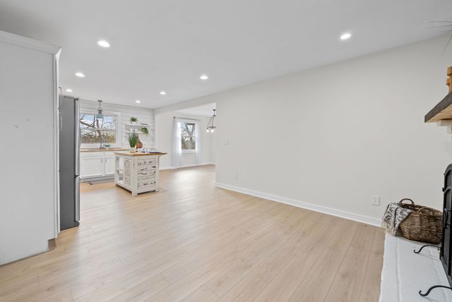 509 Rosewood Dr, Clarksville, TN 37043