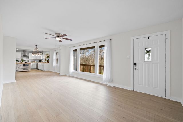 509 Rosewood Dr, Clarksville, TN 37043