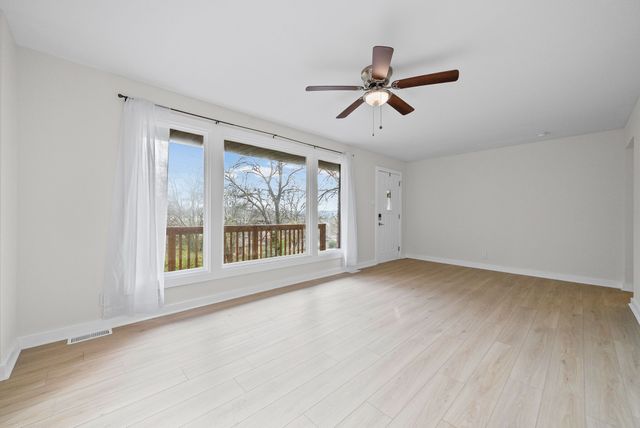 509 Rosewood Dr, Clarksville, TN 37043