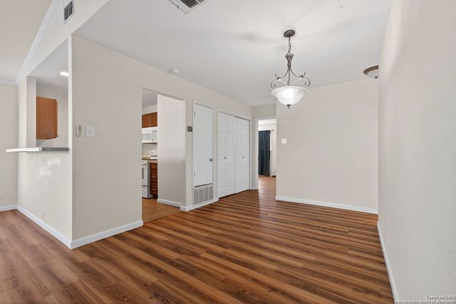 609 Oak Park Dr, Boerne, TX 78006