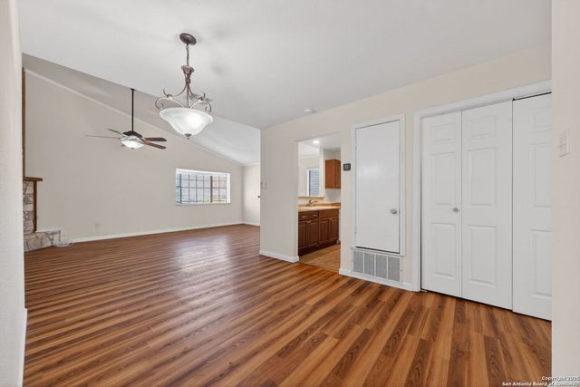 609 Oak Park Dr, Boerne, TX 78006