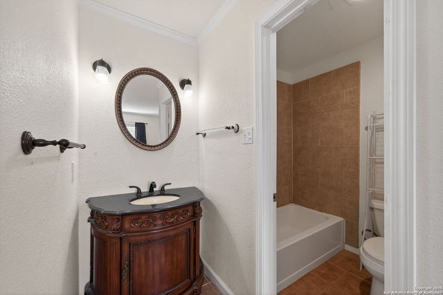 609 Oak Park Dr, Boerne, TX 78006