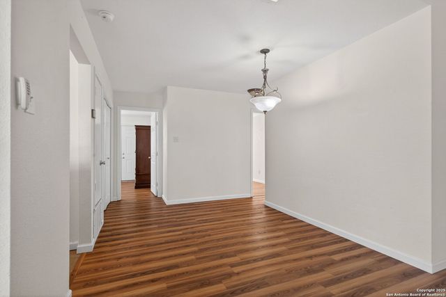 609 Oak Park Dr, Boerne, TX 78006